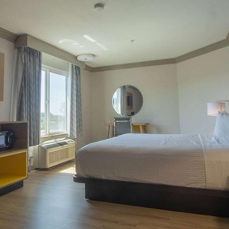 Days Inn By Wyndham Carlsbad Buitenkant foto