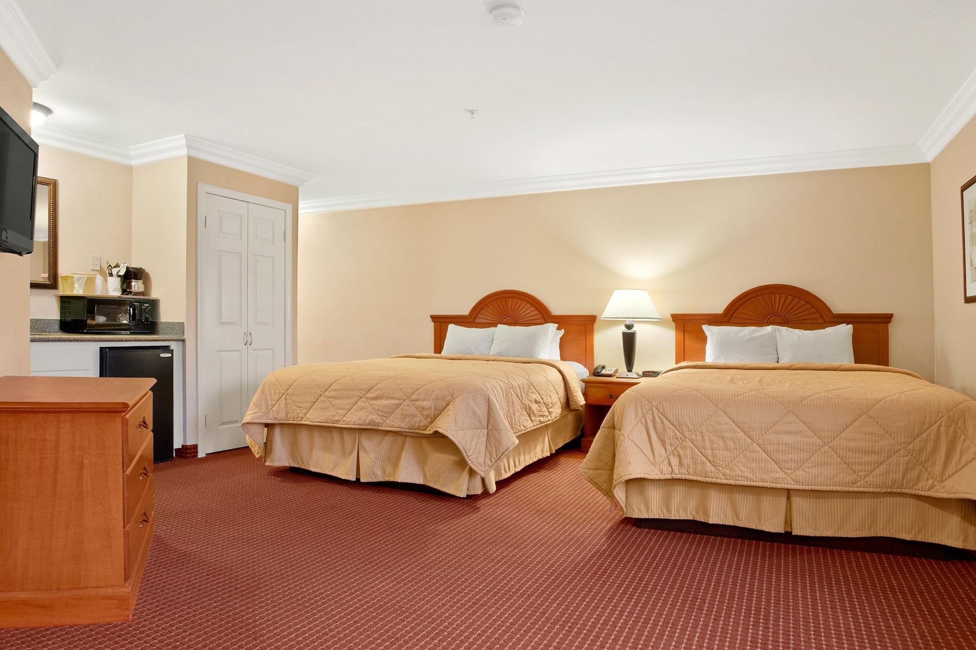 Days Inn By Wyndham Carlsbad Buitenkant foto