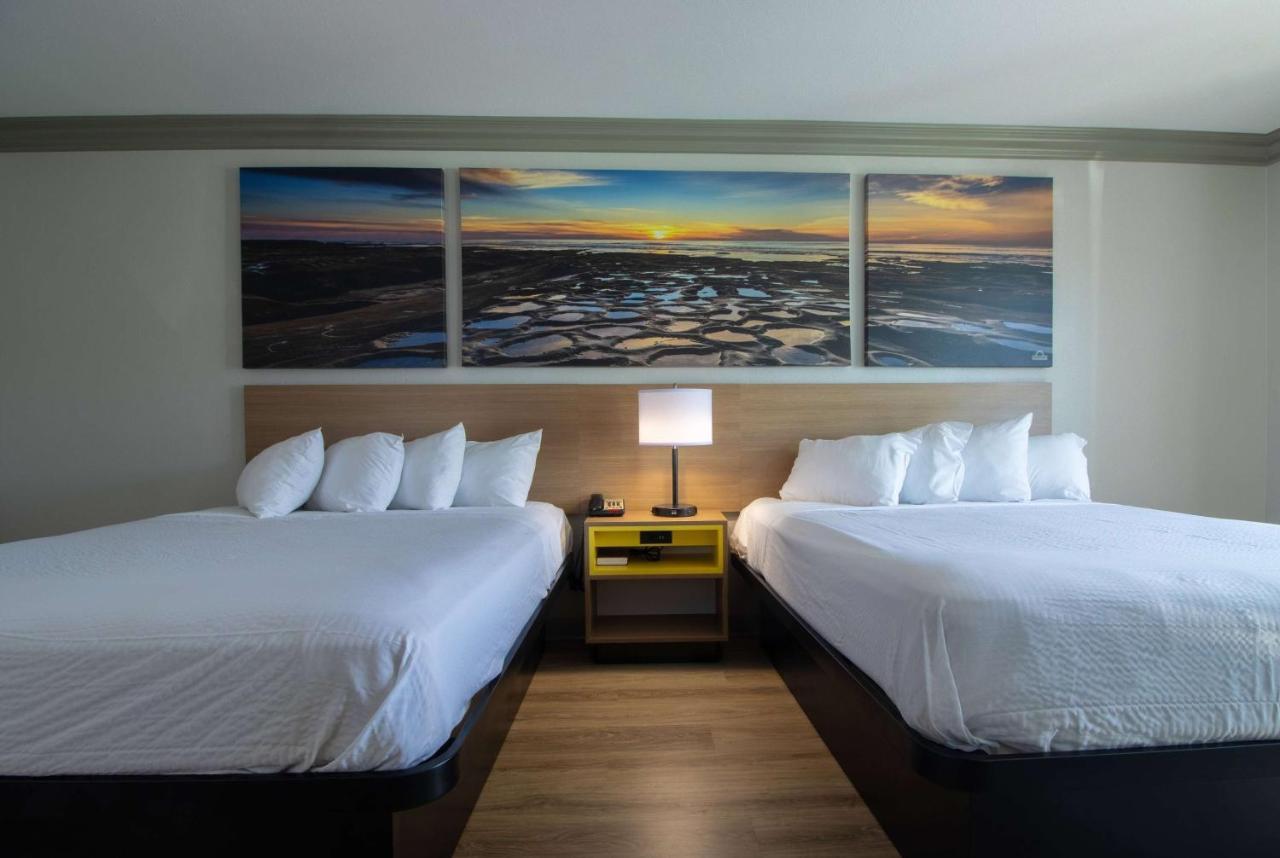 Days Inn By Wyndham Carlsbad Buitenkant foto